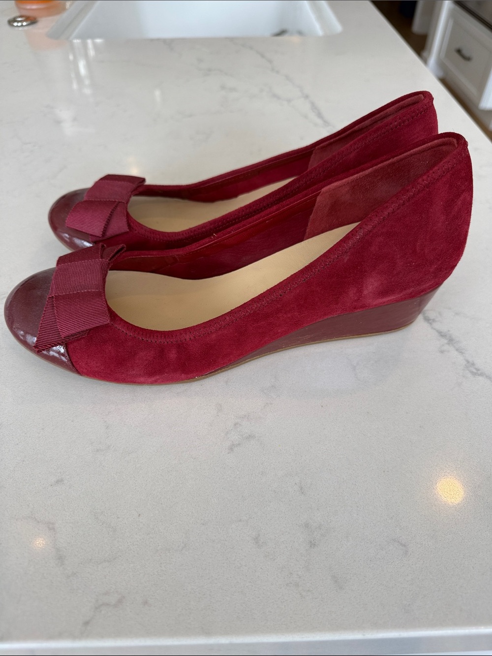 Cole Haan Wedge Pump, Size 8, deep red suede - Picture 4 of 6